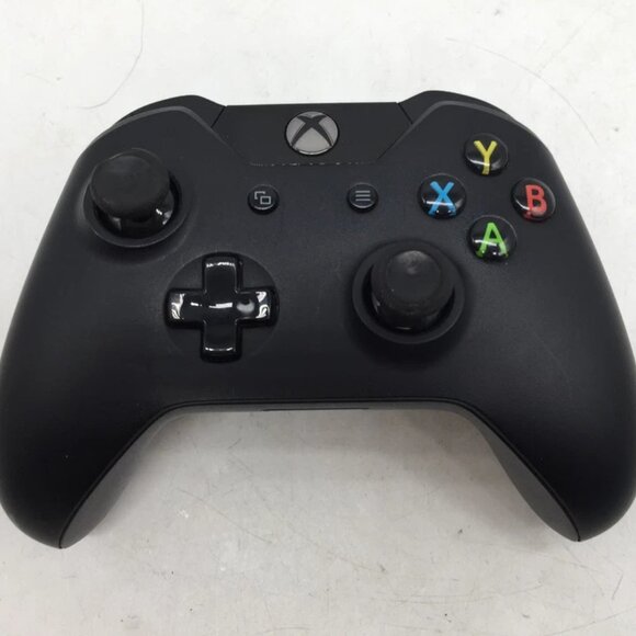 Black Xbox one Controller - Picture 1 of 1